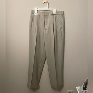 Perry Ellis cuffed khaki pants size 30/32